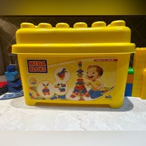 Mega Bloks creativity Building box around 300 Piece